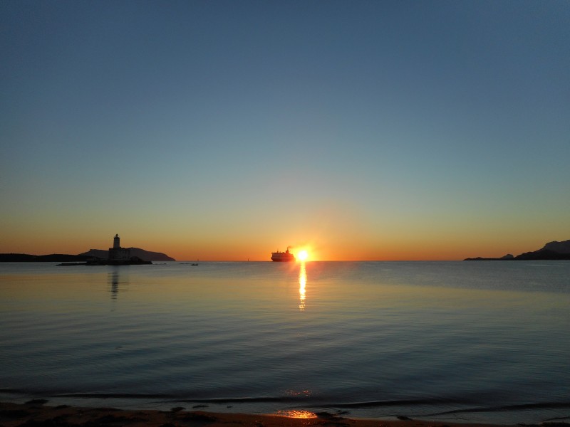 alba sul golfo di olbia