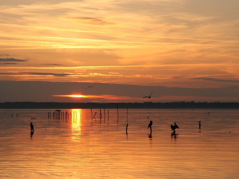 tramonto sul lago